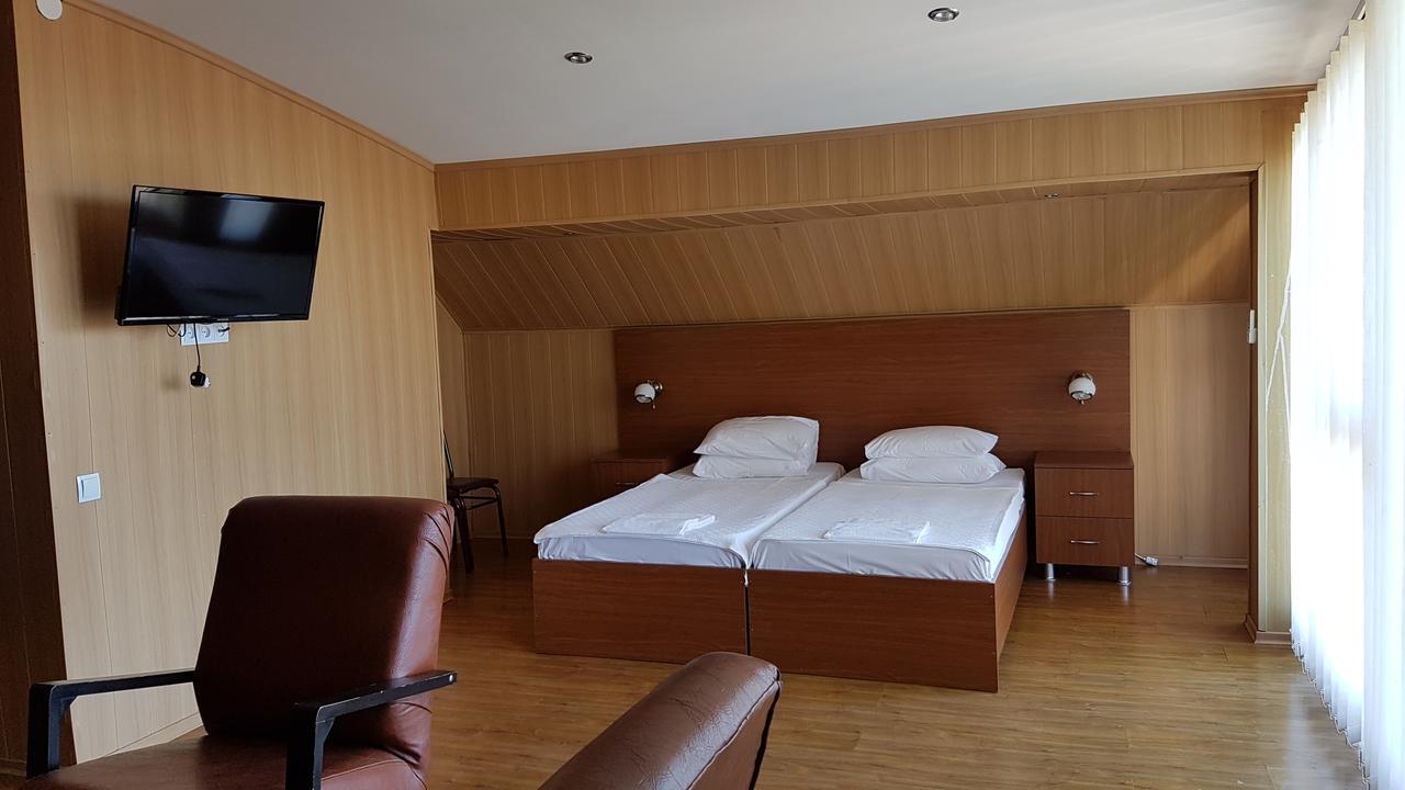 Hotel Del Mar Kvariati Esterno foto