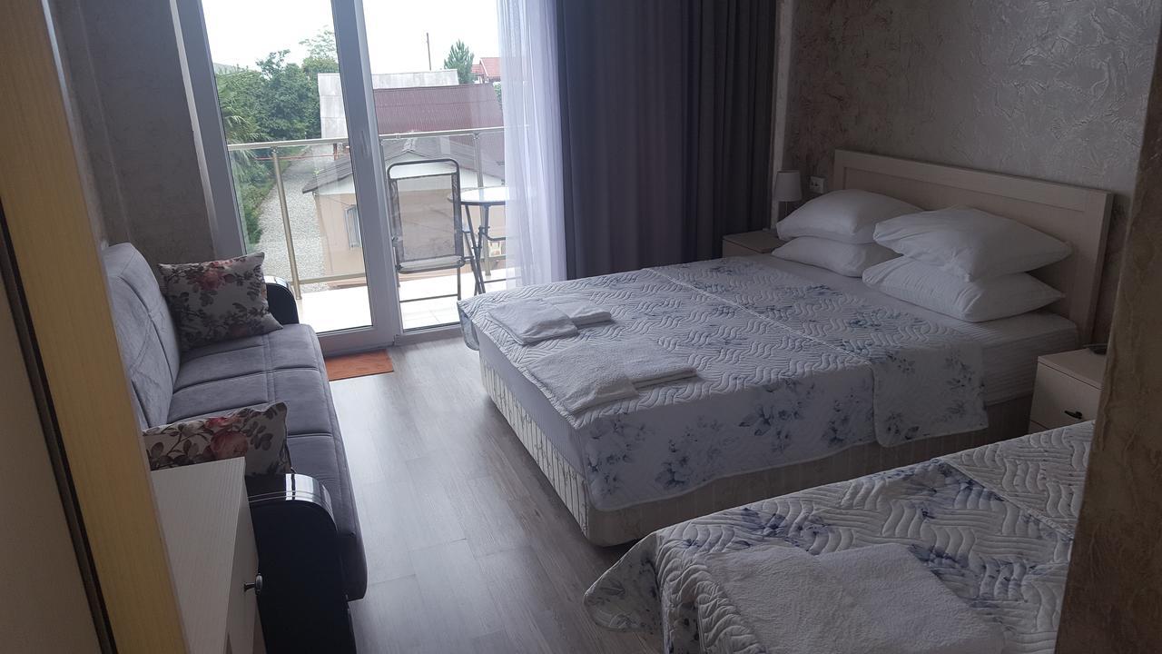 Hotel Del Mar Kvariati Esterno foto